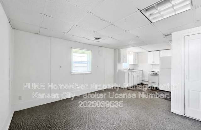 303 W 22nd St Gallery 4