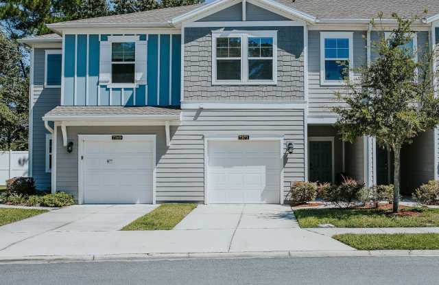 7371 PALM HILLS Drive Gallery 1