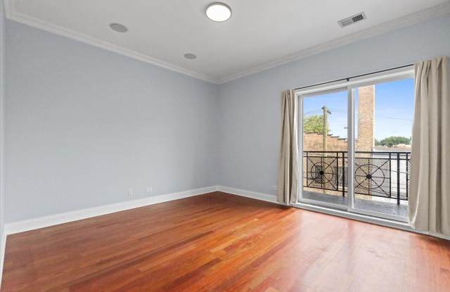 2118 W Rice Gallery 3