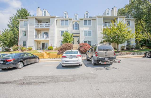 Lovely 2 BR/2 BA Condo in Germantown! photos photos