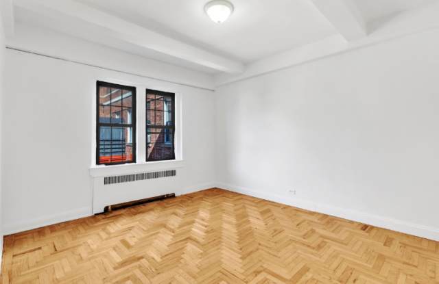 241 E 11th St photos photos