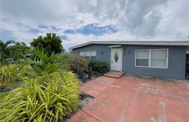 913 Hudson Avenue photos photos