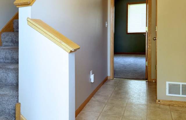 3BR/2BA Townhome Available 9/1 Gallery 4