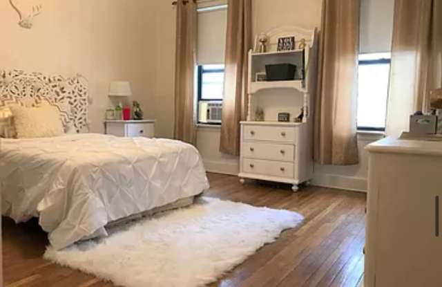 Fantastic Apt on Brookline Border near B and C lines and Whole Foods. Free Heat  Hot Water, No Broker Fee, Reduced Security Dep photos photos