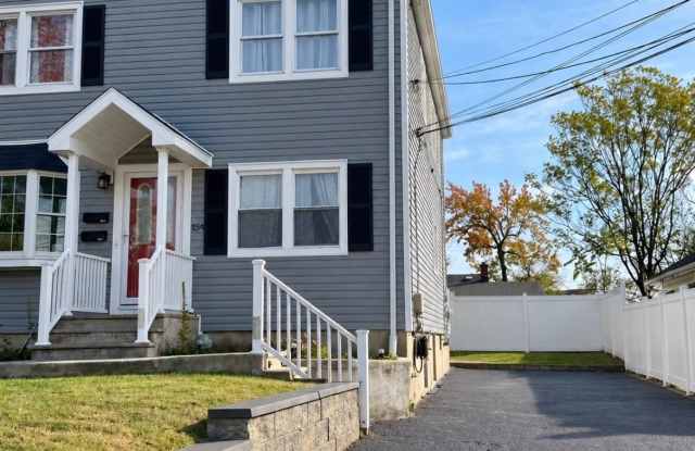 154 Highland Boulevard Gallery 1