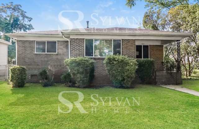 1522 Burgin Avenue photos photos