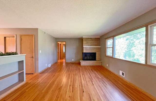 Spacious **ACCESSIBLE** 4 Bedroom in Edina 1 Block from Pamela Park has 2 Fireplaces  Hardwood Floors! - 6313 France Avenue South, Edina, MN 55410
