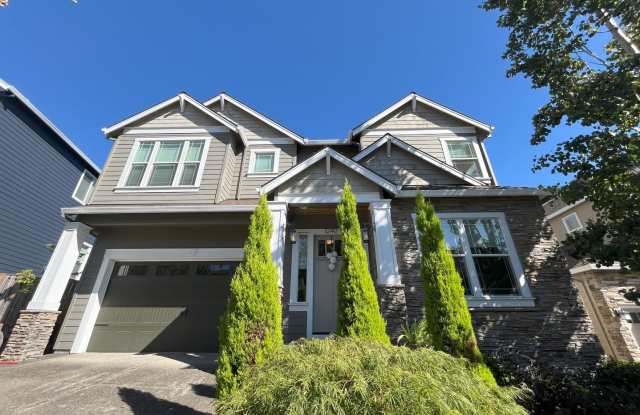 Expansive 4-Bedroom Home with Office, Entertainment Room  Backyard Oasis photos photos