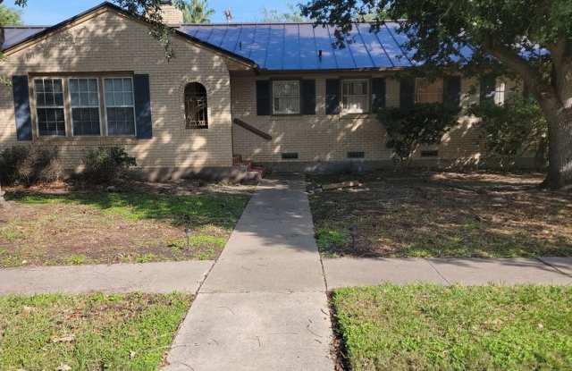 3 bedroom 2 bathroom with 1 bedroom house in back photos photos 3 bedroom 2 bathroom with 1 bedroom house in back photos photos