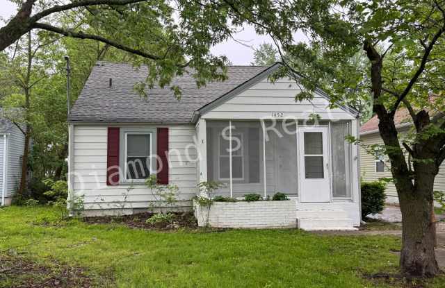 Charming 3 Bedroom Home Available Now - Close to Evangel! photos photos