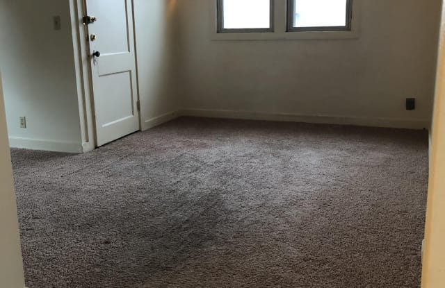 2327 Meachem Street - 2 - 2327 Meachem Street, Racine, WI 53403