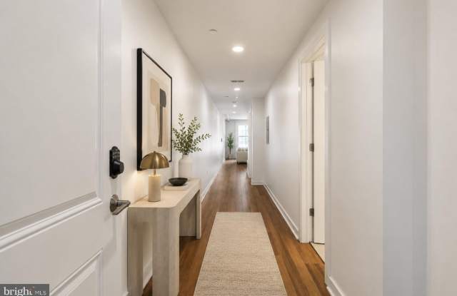 1817 WYLIE Street Gallery 2