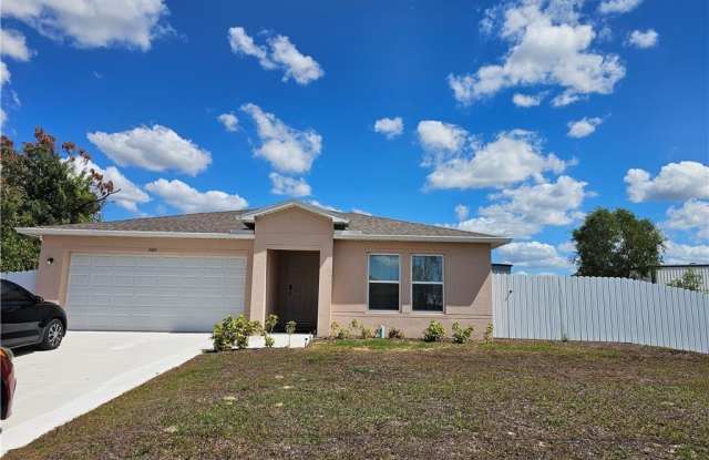 2425 NE 7th Place photos photos 2425 NE 7th Place photos photos