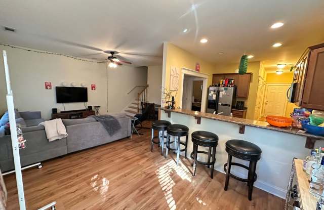 Four Bedroom 4 Bathroom Available Fall 2027 Gallery 3