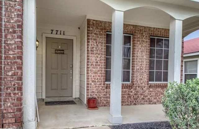7711 Parkwood Way photos photos