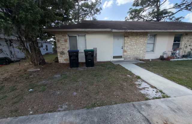 Cozy 2 Bed 2 Bath hlaf Duplex photos photos