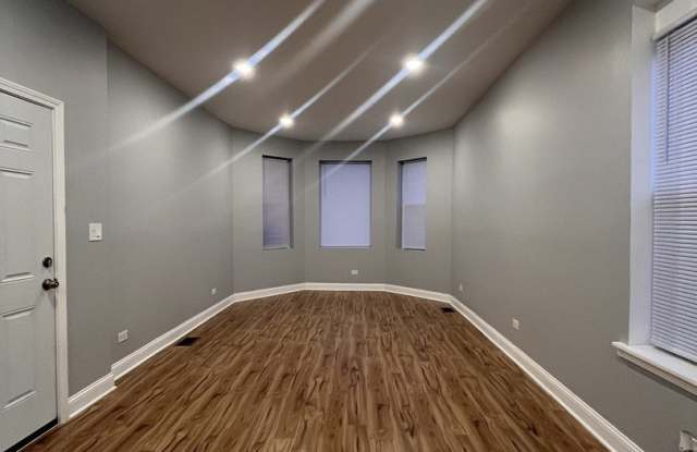 5618 S Laflin Street - 5618 South Laflin Street, Chicago, IL 60636