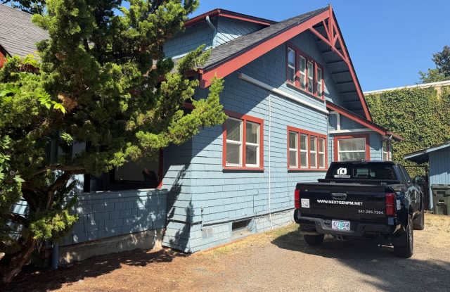 4-bedroom house in downtown Eugene! MOVE IN SPECIAL! Gallery 3