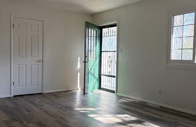 2659 West Monroe Street Gallery 2