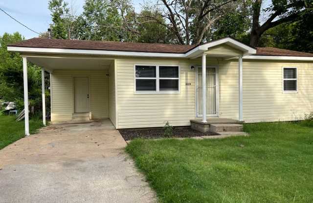 2 Bed 1 Bath House - 1029 South Street, Alma, AR 72921 2 Bed 1 Bath House - 1029 South Street, Alma, AR 72921