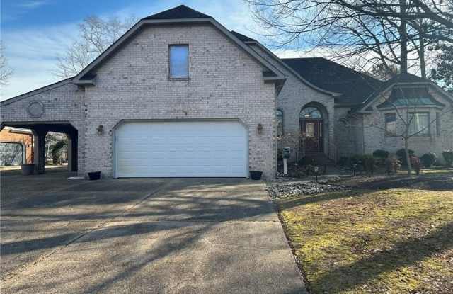 1004 Winchester Way photos photos