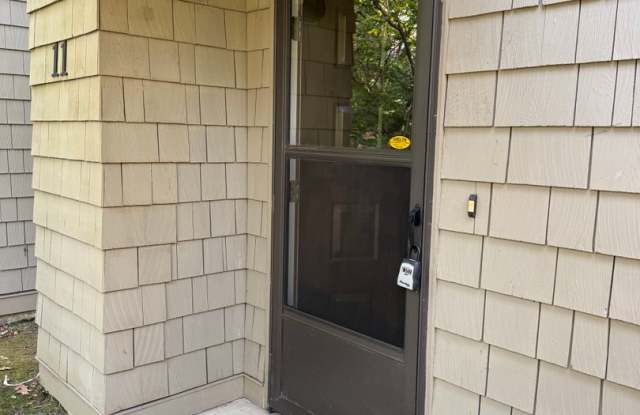 Remodeled Lake Oswego Condo | Quiet Neighborhood, Pool & A/C Gallery 3