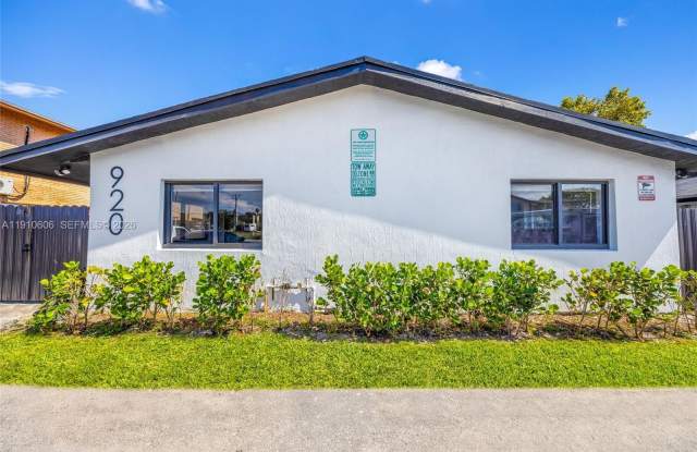 920 NW 8th Ave photos photos