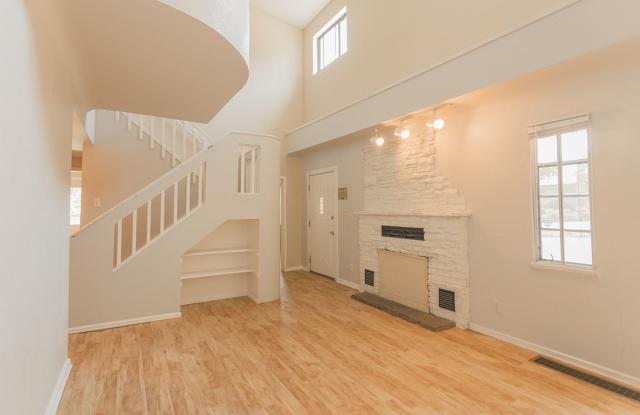 Gorgeous Baseline Home with Beautiful Bright Rooms. Gallery 4