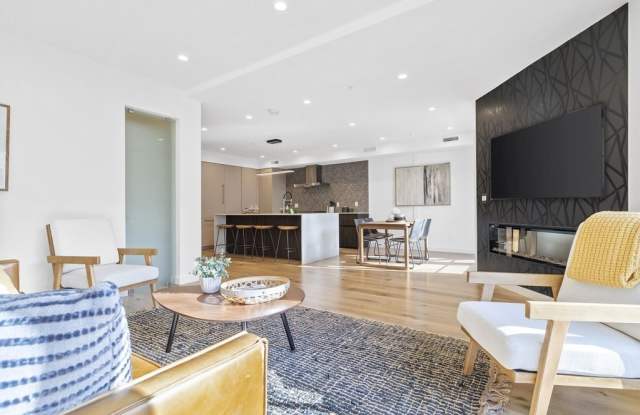 362-364 W Broadway - 362-364 West Broadway, Boston, MA 02127