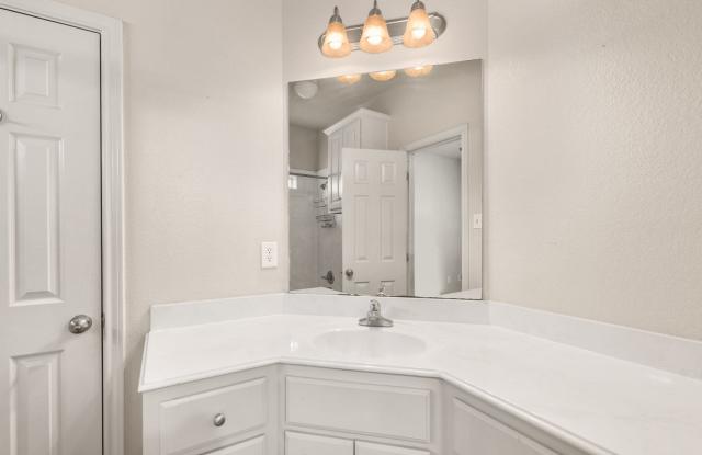 Available August 2026! Charming 4 Bed, 2.5 Bath in Great Neighborhood! - 210 Sterling Street, College Station, TX 77840