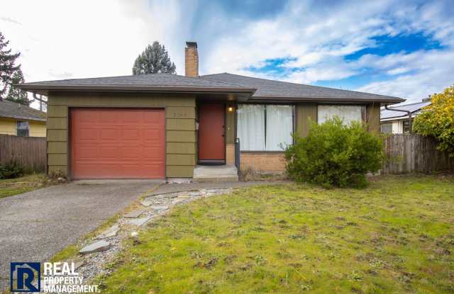 Spacious 5-Bedroom Home in Desirable North Tacoma Near Proctor  Ruston!! photos photos
