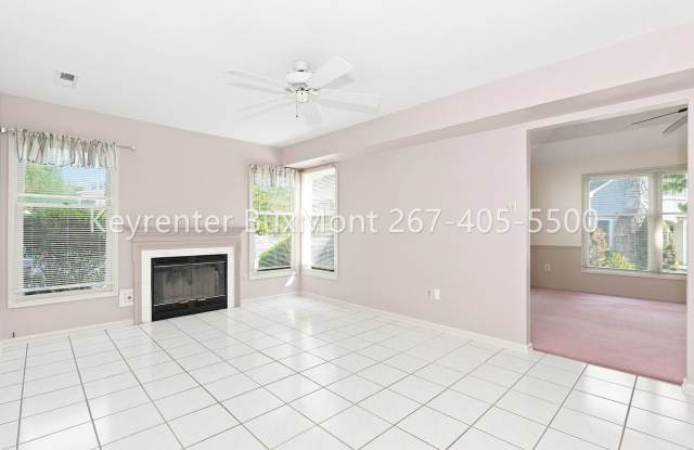 Spacious 3-Bed 2.5-Bath Townhome in Newtown Gate Gallery 4