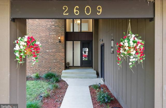 2609 WOODFERN Court Gallery 4