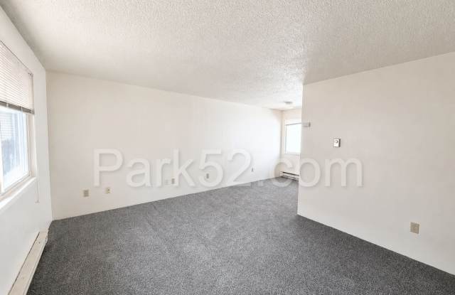 Indoor Cat Friendly Upper Level North Tacoma Apartment Gallery 2