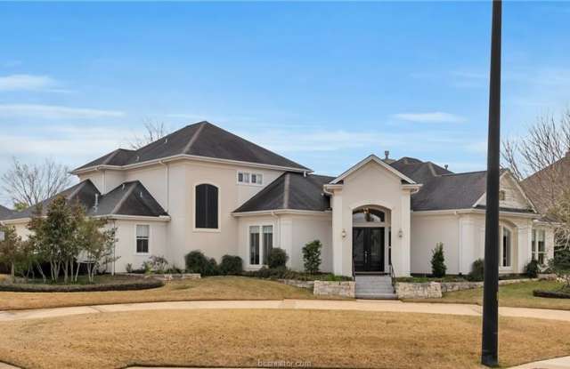 1122 Royal Adelade Drive Gallery 3
