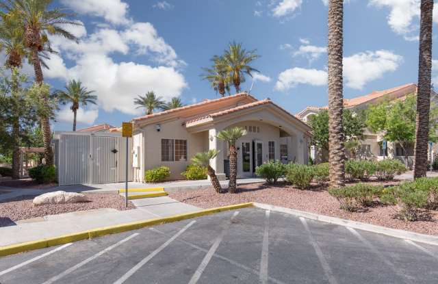 Upstairs 2 br unit in gated community with pool/spa/bbq area photos photos