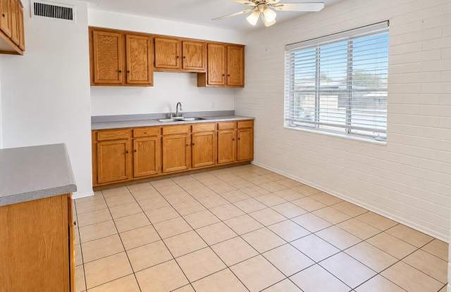 11400 N 112th Drive Gallery 2