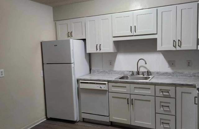 LIMITED TIME SPECIAL ~ One Month Free with 13 month lease term and security deposit $500 ~ Woodall Apartments ~ 1 Bedroom blocks from NCSU Campus ~ Pets Alowed Gallery 2