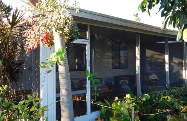 557 7th Place 557 photos photos