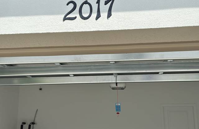 2017 Gardenia Ave Gallery 2