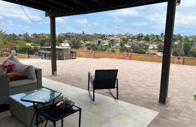 4Bed/2Bath Just East of El Camino in Carlsbad~ Chestnut photos photos