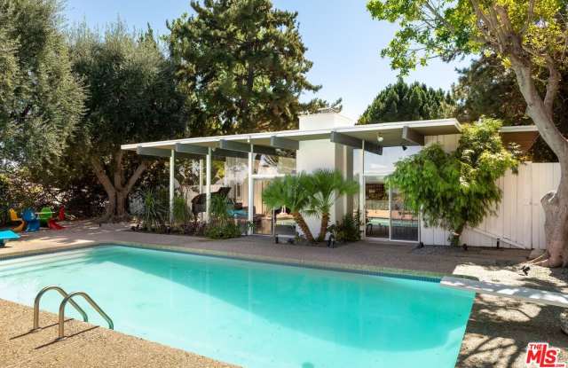 4965 Calvin Avenue photos photos