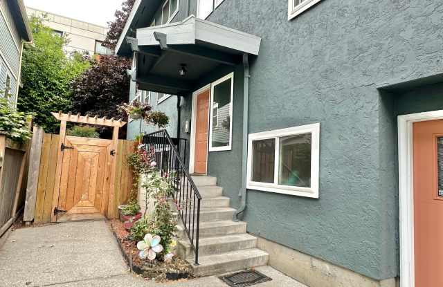 Location, Location, Location! 2-bed Ballard condo w/ 2 on-site parking spaces included! - 1722 Northwest 58th Street, Seattle, WA 98107