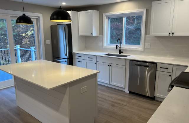 26 Amoskeag Dr photos photos