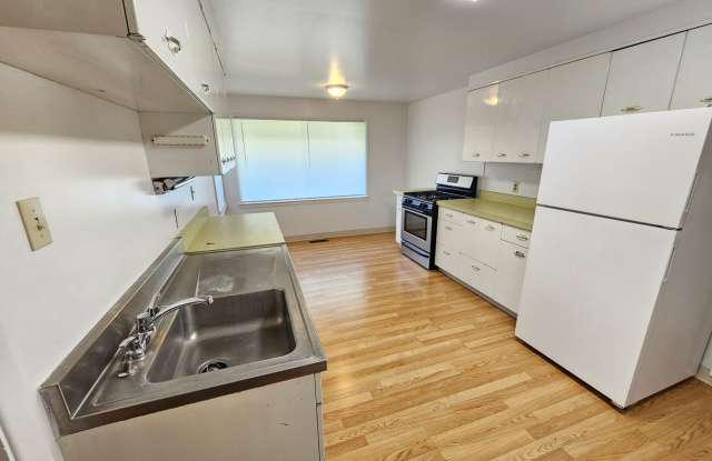703 O Avenue, La Grande, Oregon 97850 Gallery 4