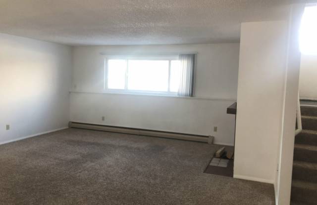2 Bedroom Unit in Central Location with a Garage! Gallery 3