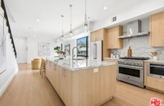 4095 Sawtelle Boulevard Gallery 2