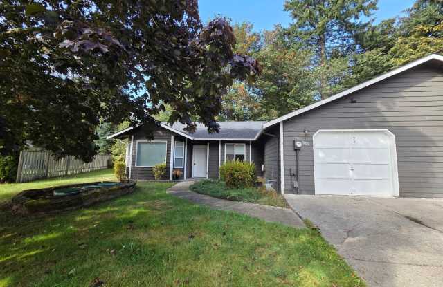 Three-Bedroom Duplex in Port Orchard! New Carpet & Paint! Available Now! Gallery 1