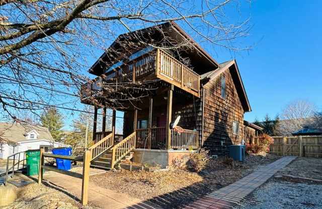 Beautiful Bungalow Home Located in Blacksburg photos photos