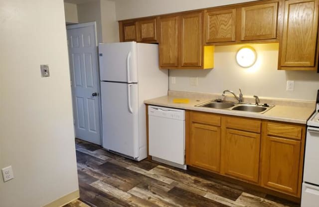 712 13th Street - 712 13th Street, West Des Moines, IA 50265